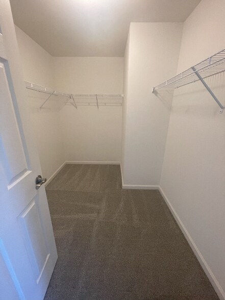 Building Photo - 235 Thompson Ave