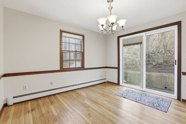 Building Photo - 17 Circle Rd