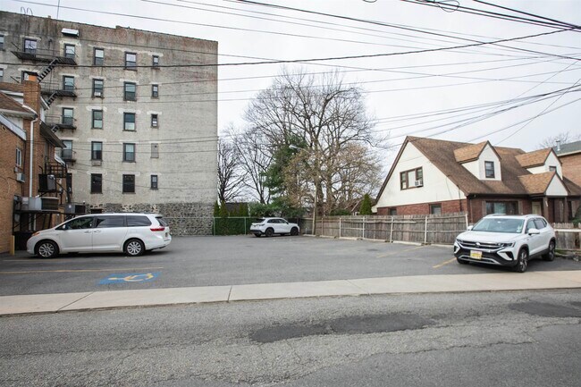 Building Photo - 773 Anderson Ave