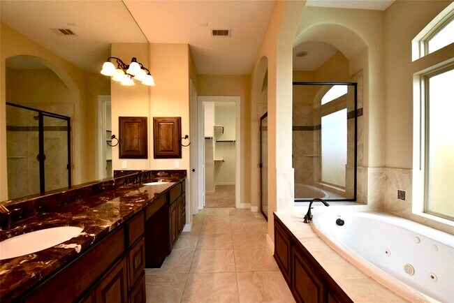 Master Bathroom - 28410 Tanner Crossing Ln