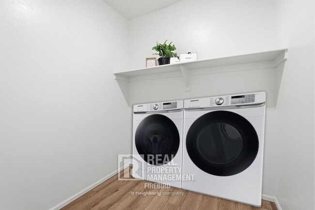 Building Photo - 17945 W Sand Hls Dr