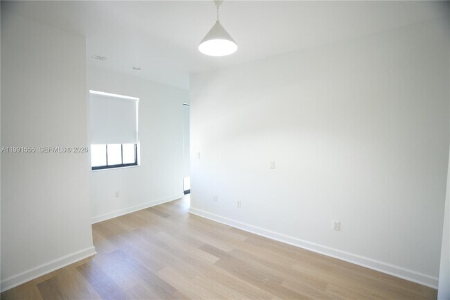 Building Photo - 10468 NW 61 Ln.