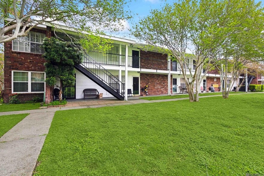 Building Photo - 1701 Lobdell Ave