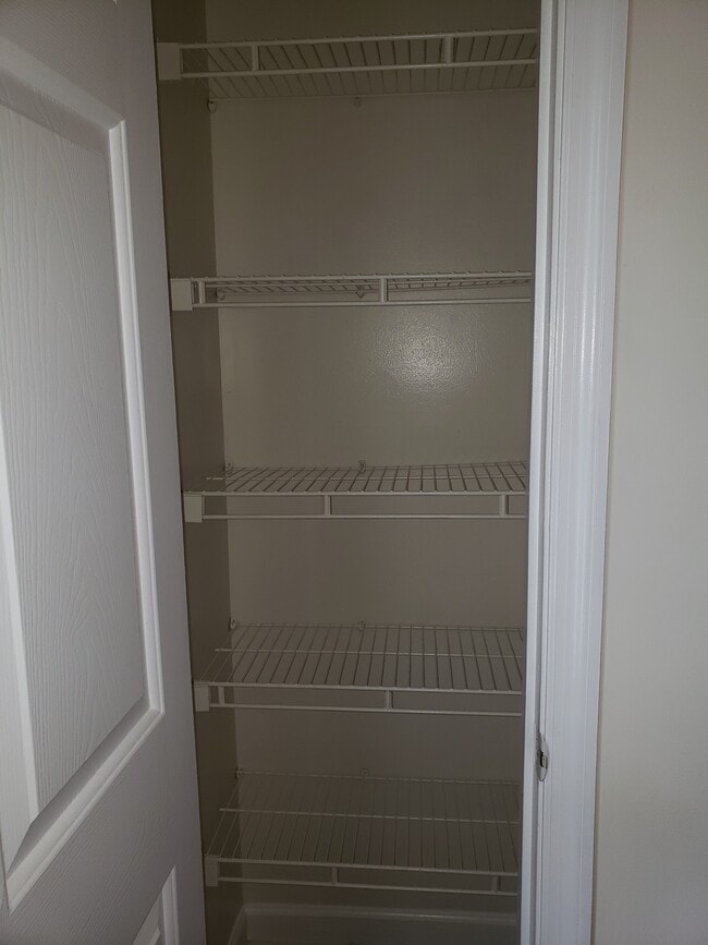 Building Photo - 95 Dumot Ct