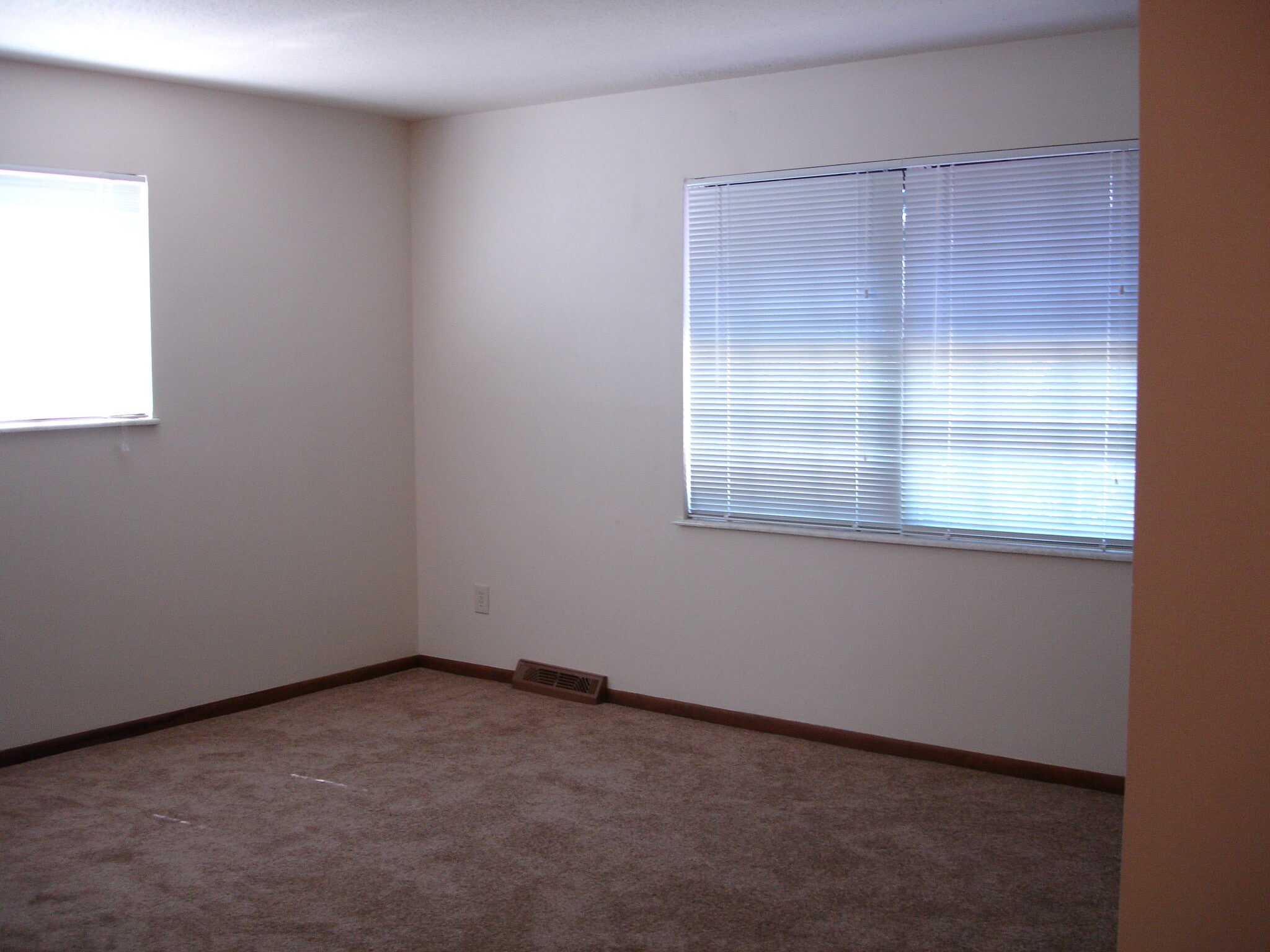 Living Room - 7101 N Park Ave