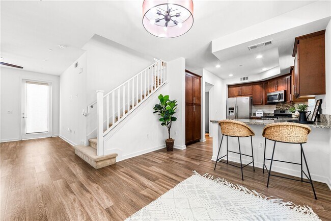Building Photo - 706 Colorado Cir
