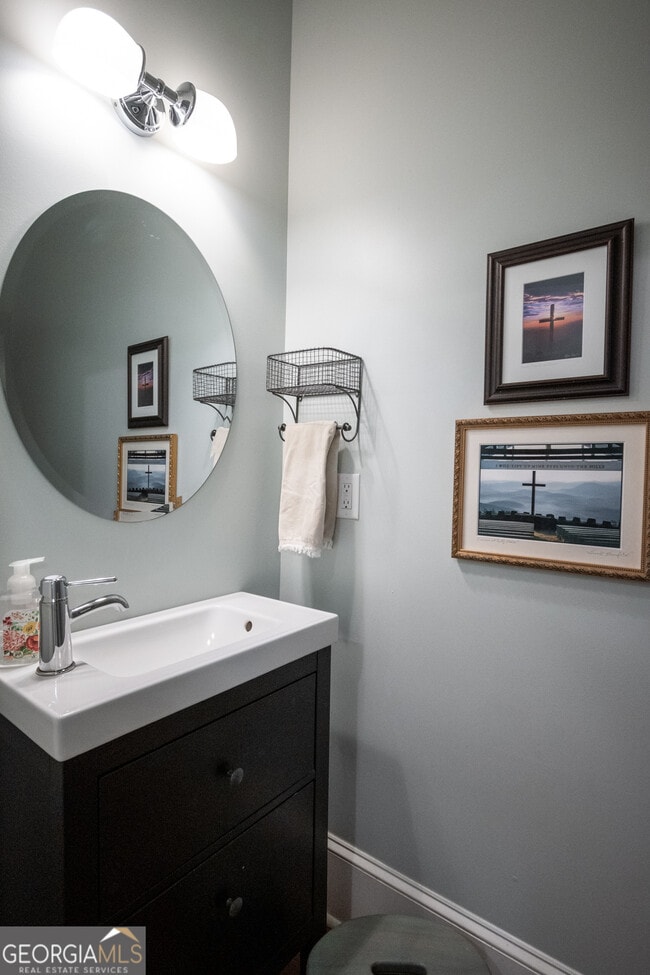 Building Photo - 290 Milledge Cir