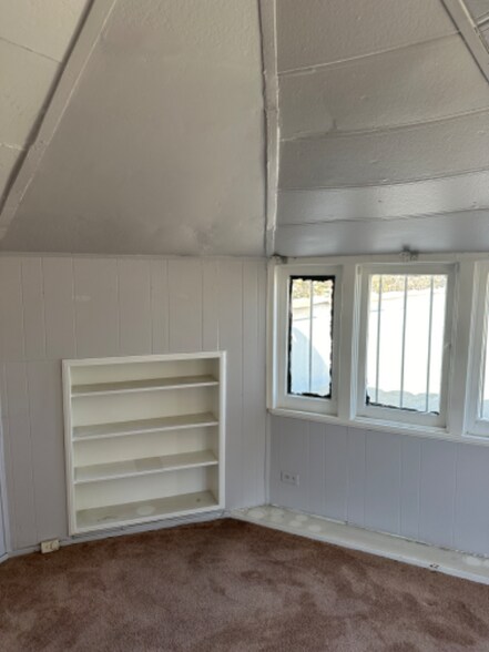 Building Photo - 3221 W 43rd Pl