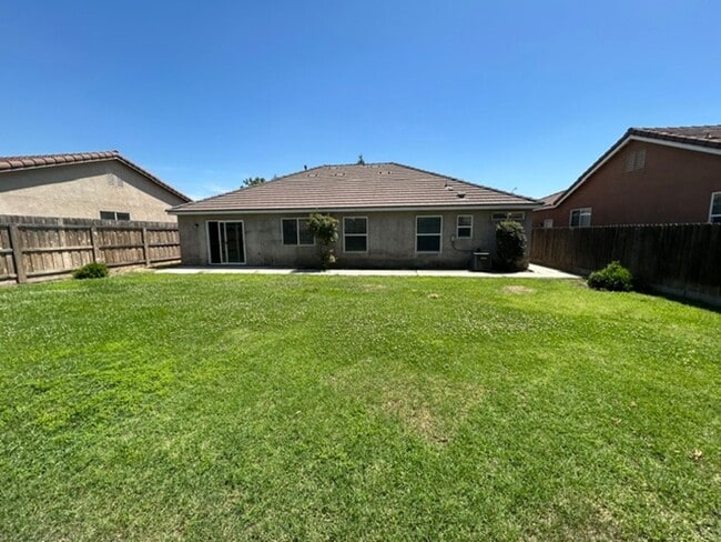 Building Photo - 6336 W Clinton Ct
