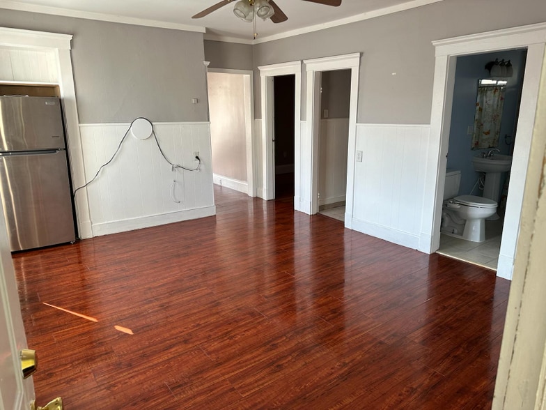 Building Photo - 54 Eaton St