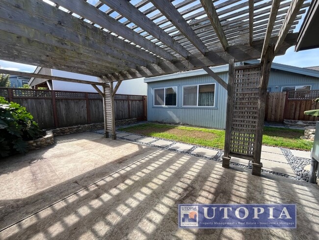 Building Photo - Brand New, Cozy Studio right near West Cliff Utilities Included!!