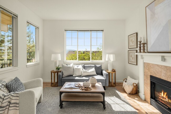 Building Photo - 2Bd/2Ba Issaquah Condo