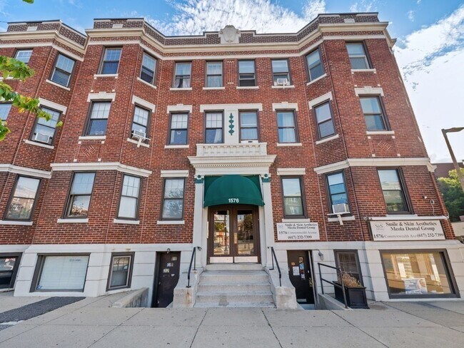 Building Photo - 1576 Commonwealth Ave