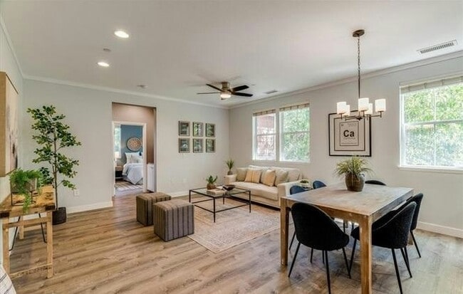 Building Photo - 3591 Sacramento Dr