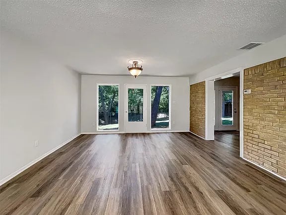 Building Photo - 917 Bower Dr