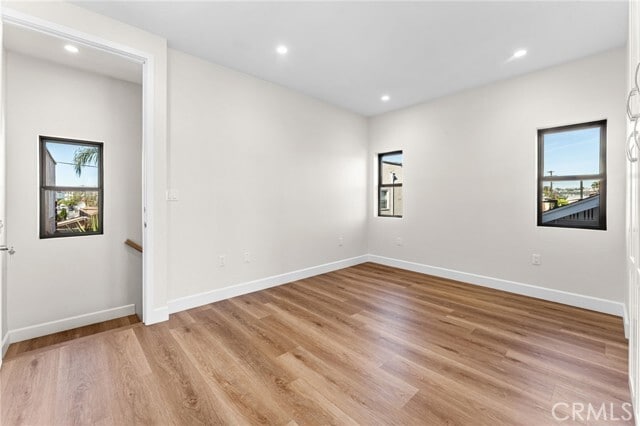 Building Photo - 2430 E 7th St