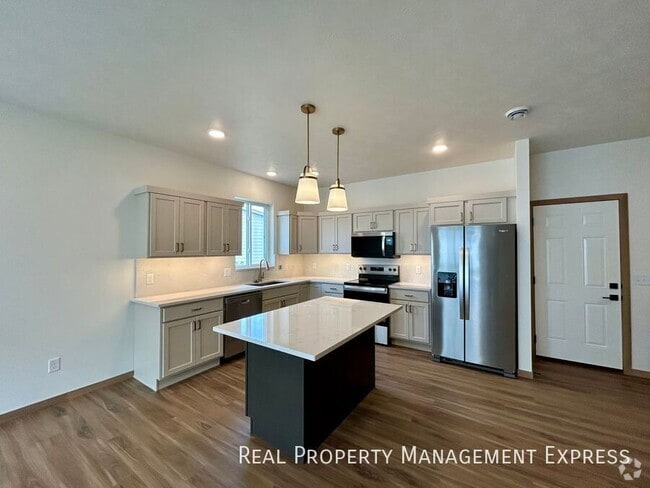 Building Photo - 3515 S Broek Dr