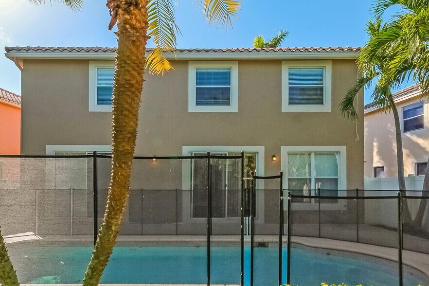 Building Photo - 5419 NW 121st Ave