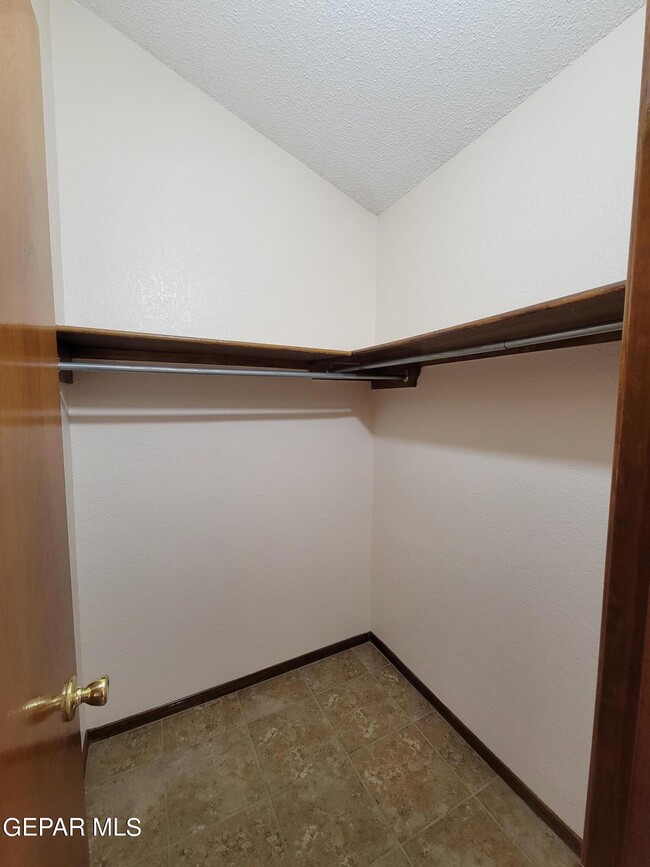 Building Photo - 11340 Lake Nasser Dr