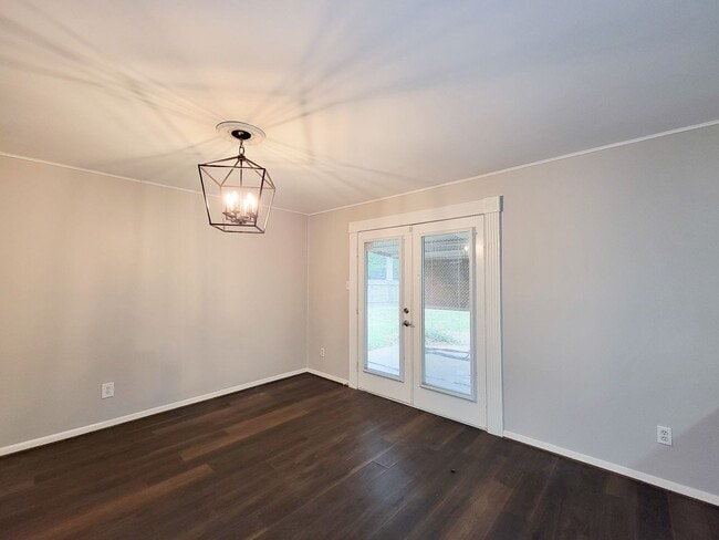 Building Photo - Welcome to your dream rental! This meticulously remodeled 3-bedroom, 2-bathroom home in the heart...