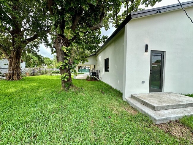 Building Photo - 929 NW 60th St