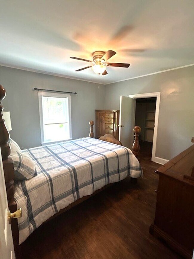 Building Photo - Country Living in Fayette County           20260515