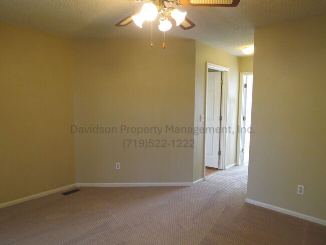 Building Photo - Charming 3-Bedroom Townhouse in Broadmoor ...