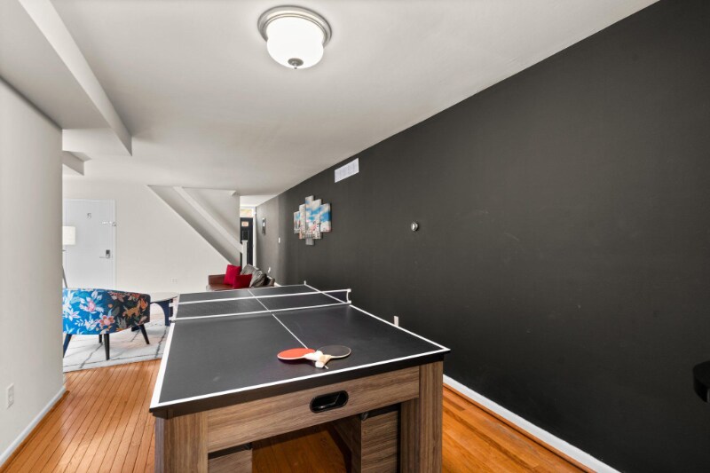 Building Photo - 628 S Paca St