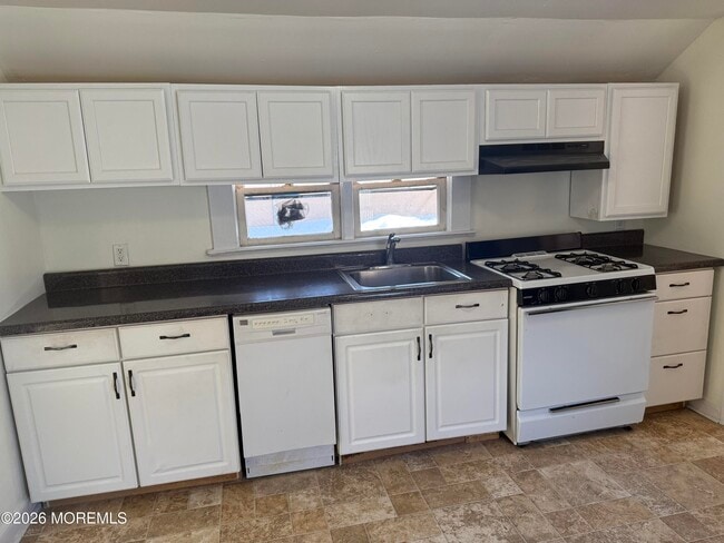 Building Photo - 79 Church St