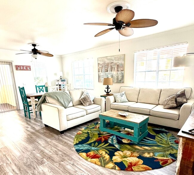 Building Photo - 1000 Villagio Cir