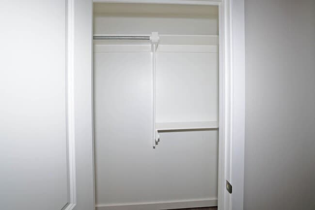 Building Photo - 6904 Athens St