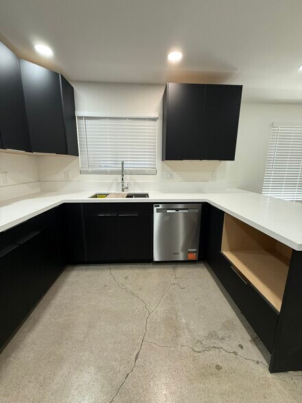 Building Photo - 14962 Rolling Ridge Dr