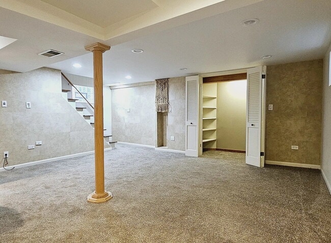 Building Photo - Upscale Living at Its Finest