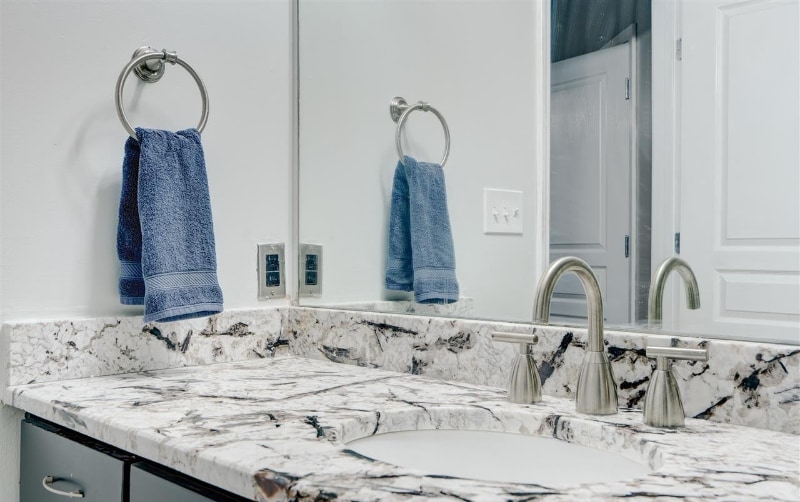 Building Photo - 401 20th St S