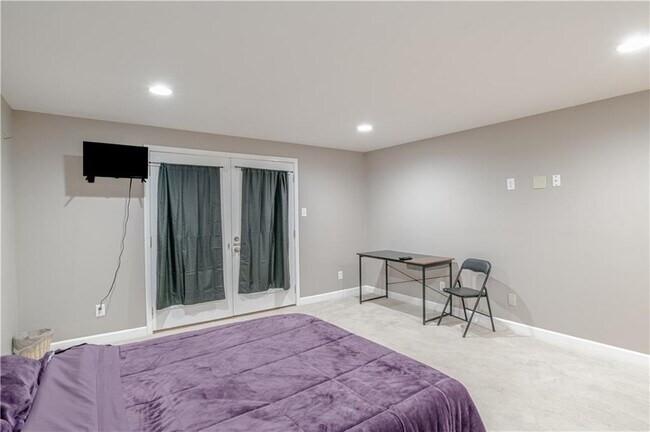 Building Photo - 324 Dalewood Dr