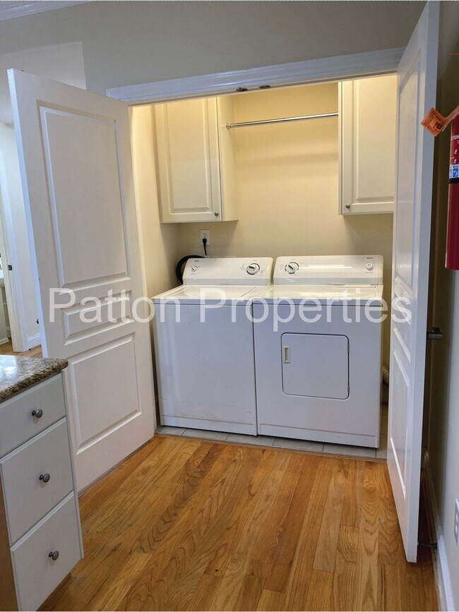 Building Photo - 1308 Pulaski St