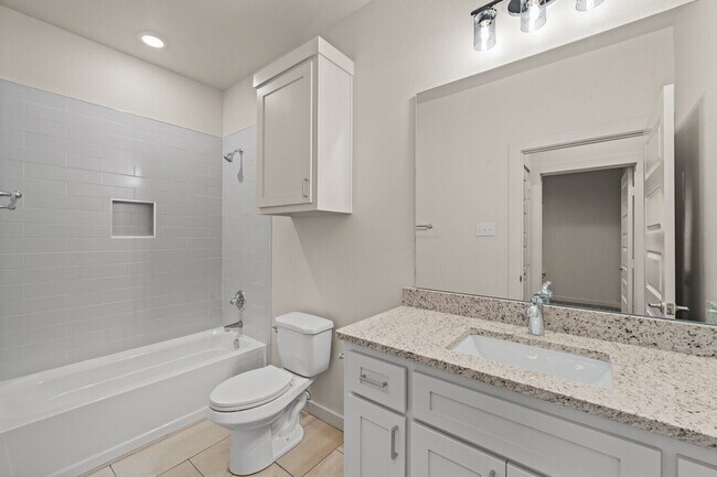 Building Photo - Brand new townhomes in Frenship East!