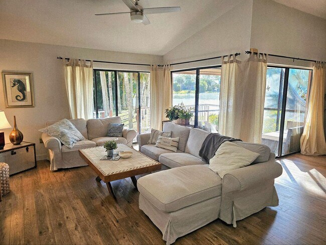 Building Photo - McGregor Woods  Community with Natural Surrounding Charm. Close to Sanibel.