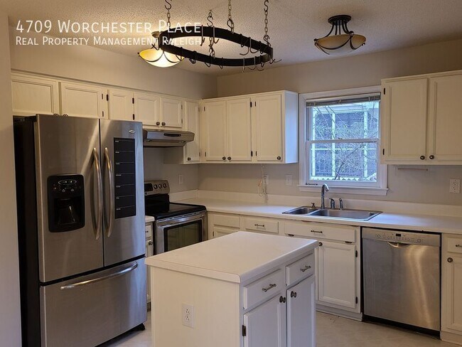 Building Photo - 4709 Worchester Pl
