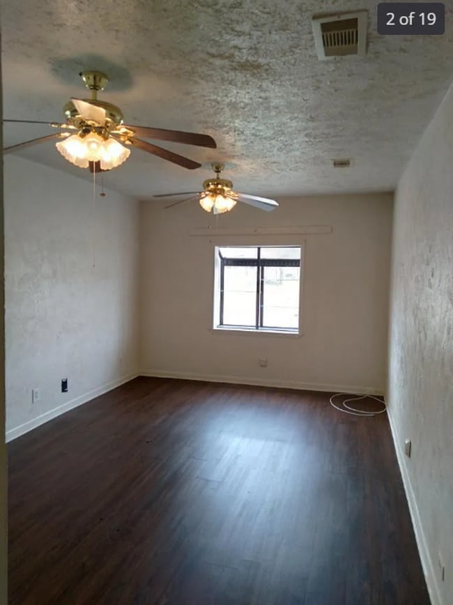 Building Photo - 2820 Thomas Blvd
