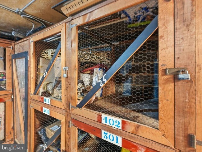 Building Photo - 4390 Lorcom Ln