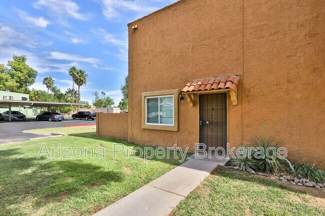 Building Photo - 851 E Cochise Dr