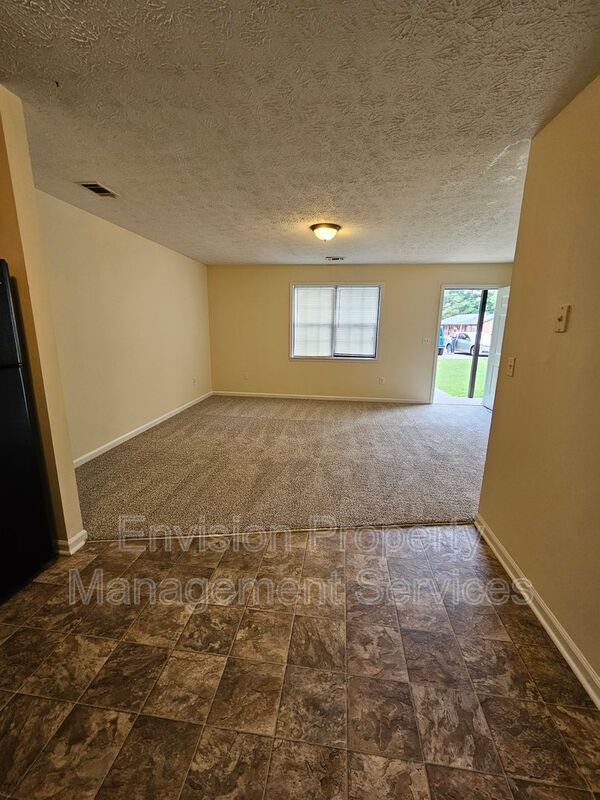 Building Photo - 115 Jay Ln