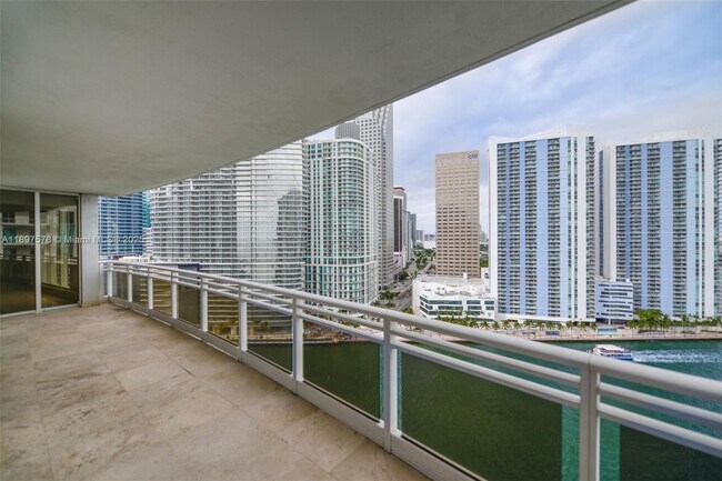 Building Photo - 901 Brickell Key Blvd