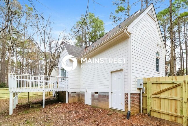 Building Photo - 3 Bedroom Pet-Friendly Home in RALEIGH, NC with Main Street Renewal