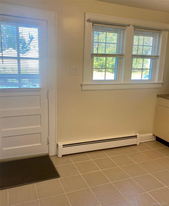 Building Photo - 245 Scudder Ave