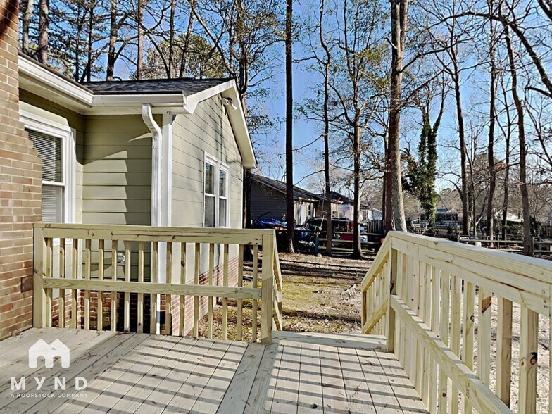 Building Photo - 1300 Newfound Hollow Dr