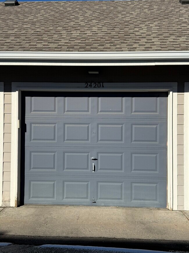 Building Photo - 9438 Ashbury Cir