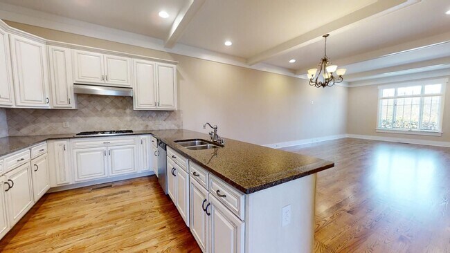 Building Photo - 986 Pembroke Pl