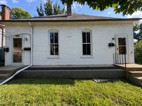 Building Photo - 1125 E 5th St